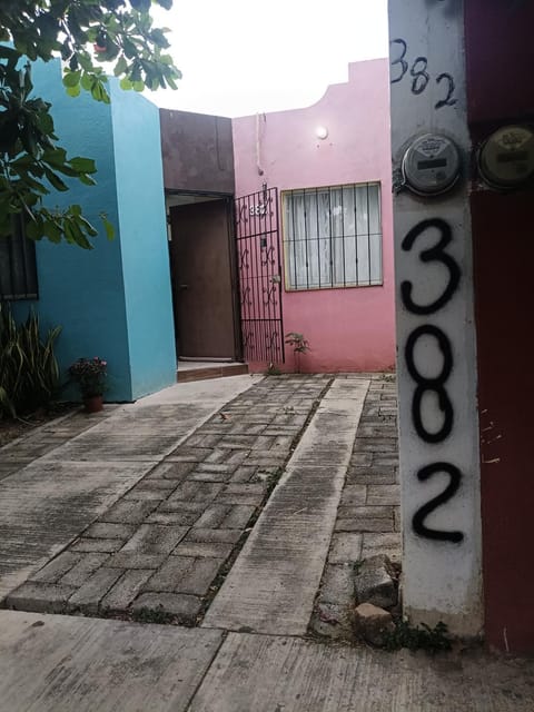 Casa Ambar 2 recamaras,aire acondicionado y factura House in Villa de Álvarez