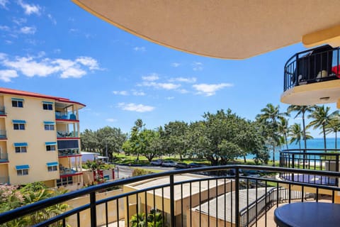 Property building, Patio, Natural landscape, View (from property/room), Balcony/Terrace, Evening entertainment, Sea view, Parking