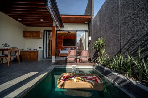 Day, Pool view, Swimming pool, sunbed