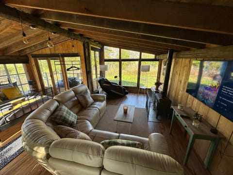Communal lounge/ TV room, TV and multimedia, Living room, Seating area