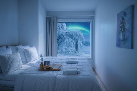Bed, Natural landscape, Photo of the whole room