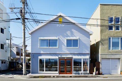 Property building, Day