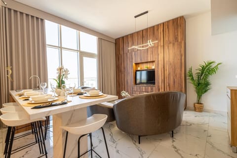 Seating area, Dining area