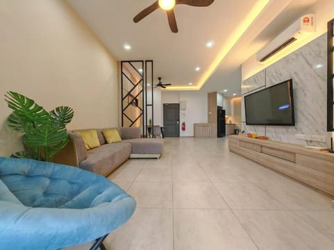 TV and multimedia, Living room, Seating area, Evening entertainment