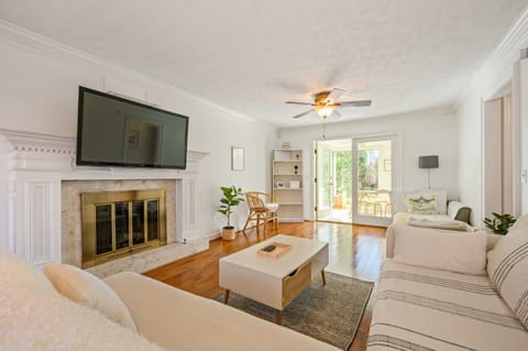 1223 Settlebench Ln NW Kennesaw House in Kennesaw