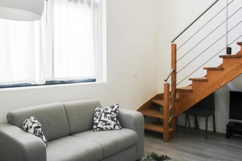 Duplex adjoining the Eiffel hall Apartment in Île-de-France