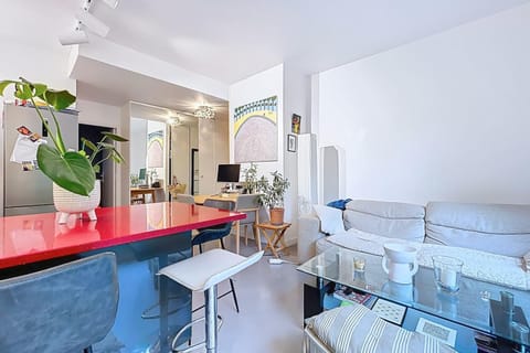 Charming 2-room apartment in Levallois Apartment in Levallois-Perret