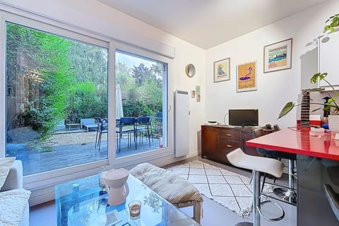 Charming 2-room apartment in Levallois Apartment in Levallois-Perret