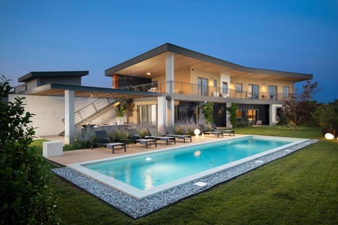 Property building, Facade/entrance, Off site
