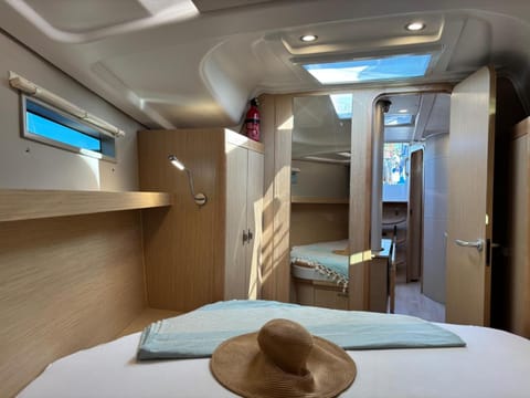 Bed, Photo of the whole room, Bedroom, towels, wardrobe