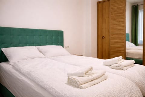 Bed, Bedroom, wardrobe