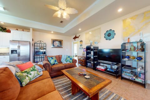 Dream Steps to Beach Pet Friendly Family Fun House in Bolivar Peninsula