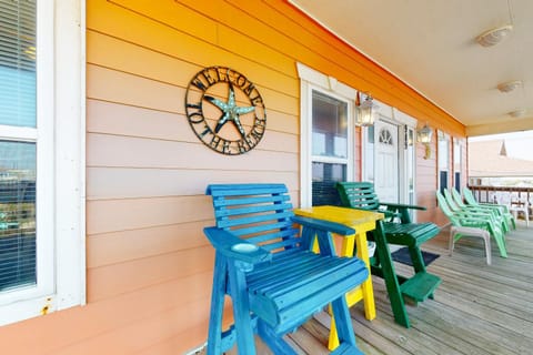 Dream Steps to Beach Pet Friendly Family Fun House in Bolivar Peninsula