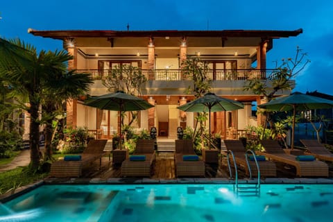 Property building, Night, Garden view, Pool view, Swimming pool, sunbed