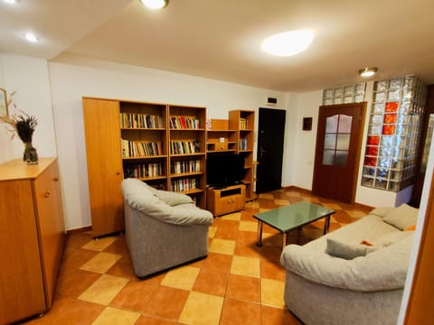 Library, Living room, Seating area