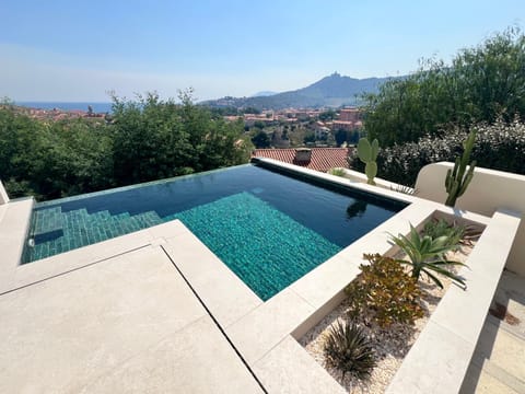 Natural landscape, Garden, Balcony/Terrace, City view, Garden view, Mountain view, Pool view, Sea view, Swimming pool, Swimming pool