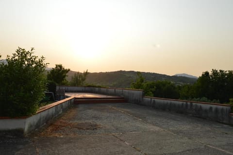 Natural landscape, Balcony/Terrace, Mountain view, Sunset, Parking
