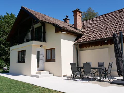 Patio, Facade/entrance