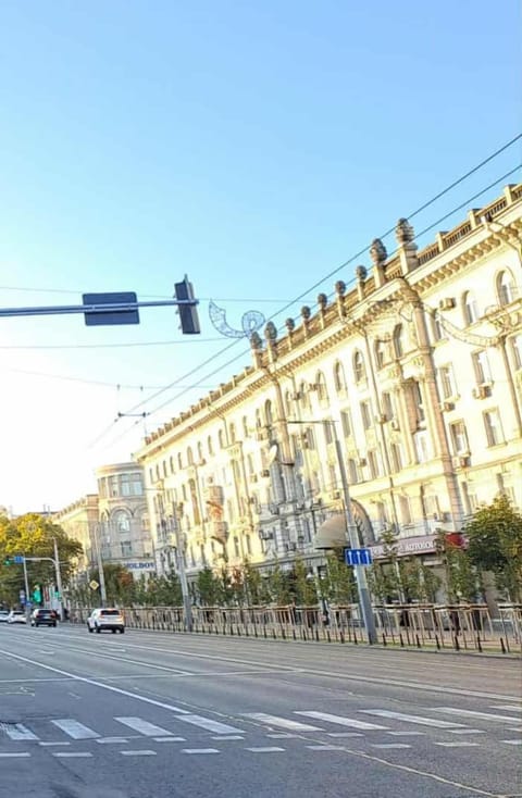 Property building, Location