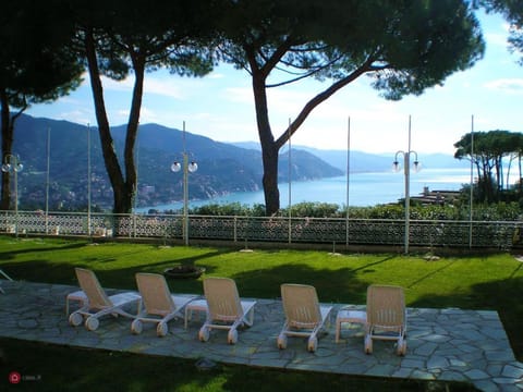 Restaurant/places to eat, Swimming pool, Breakfast