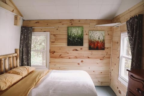 Beautiful Lake Champlain Lake Home with Private Beach House in Ferrisburgh