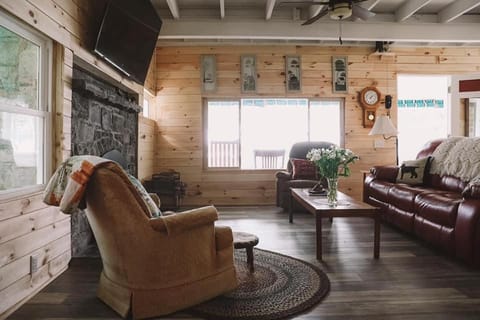 Beautiful Lake Champlain Lake Home with Private Beach House in Ferrisburgh