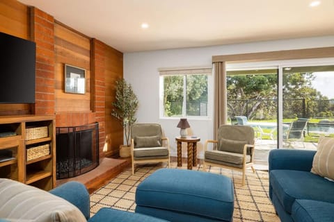 Hot Tub Pool 3Bed Home House in Cardiff