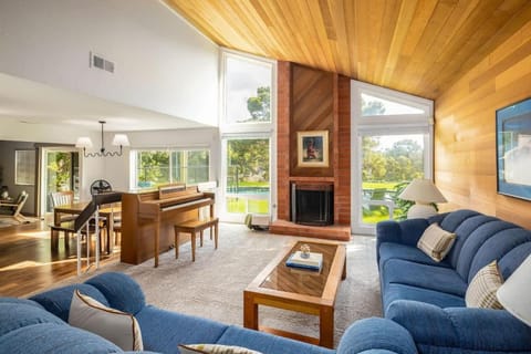 Hot Tub Pool 3Bed Home House in Cardiff