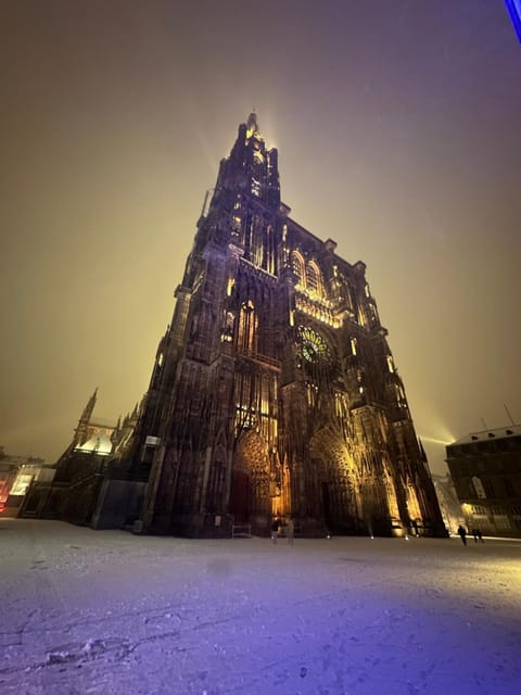 Nearby landmark, Place of worship, Location