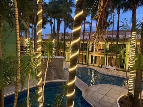 Swimming pool