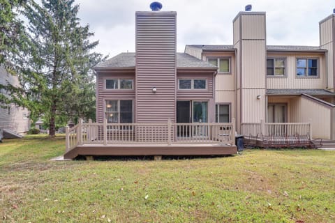 Family Gem with Deck Across From Shawnee Mountain! House in Middle Smithfield