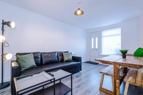 Walkable distance to LFC & EFC Stadiums Apartment in Liverpool