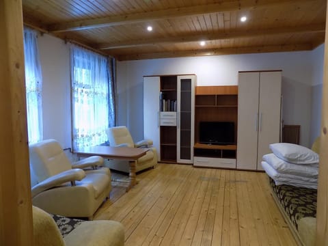 Photo of the whole room, Seating area, Bedroom