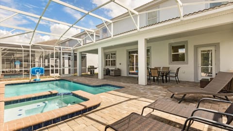 Patio, Hot Tub, Swimming pool, sunbed