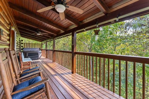 Cabin Retreat - Private Hot Tub & Pool Table Cabin in Sevierville