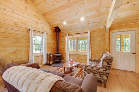 Secluded Mtn-View Cabin 16 Mi to Swan Lake! Cabin in Idaho