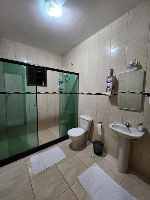 Shower, Bathroom, towels