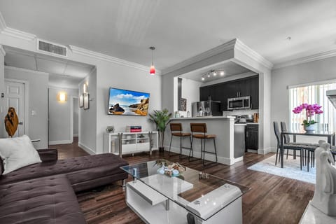 Heart of La, Walk to everything!! Apartment in Westwood