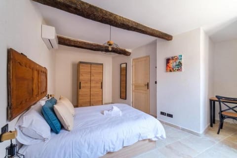 GR7 3P - Appartement Saint-Paul-de-Vence 6P Apartment in Saint Paul de Vence