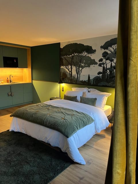 Bed, Bedroom