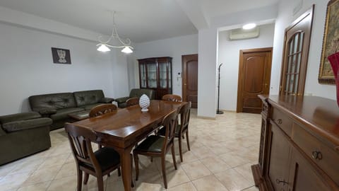 Living room, Seating area, Dining area, air conditioner