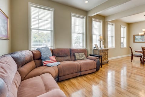 Explore Historic Dtwn! Walkable Loft in Murphy Apartment in Murphy