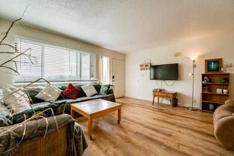 2 Mi to Dtwn Reno and UNR City-View Townhome! House in Reno