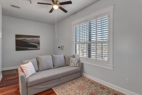 Comfy 2 BR apt with bunk beds - very pet friendly Apartment in Jacksonville