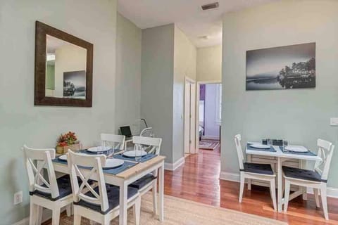 Stylish 2 BR apartment - perfect for relaxing Apartment in Jacksonville