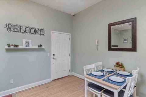 Stylish 2 BR apartment - perfect for relaxing Apartment in Jacksonville