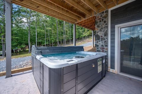 Grey Haven House in Deep Creek Lake