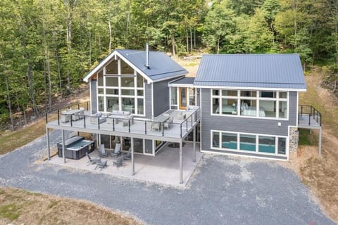 Grey Haven House in Deep Creek Lake