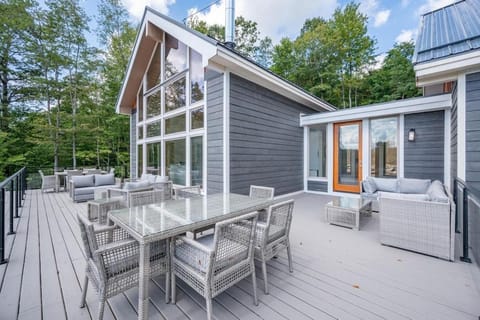 Grey Haven House in Deep Creek Lake