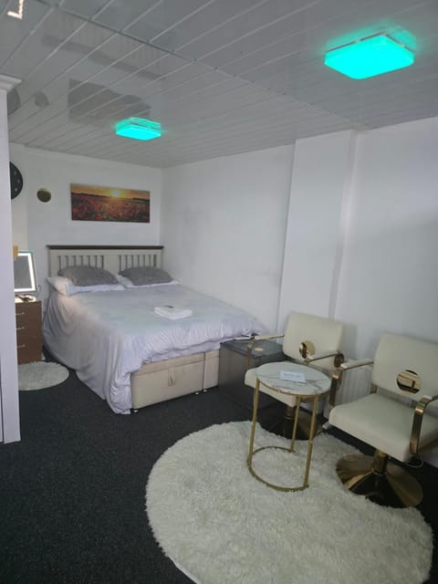 Ensuite Retreat Room for busy minds made to relax and unwind Bed and Breakfast in Leicester